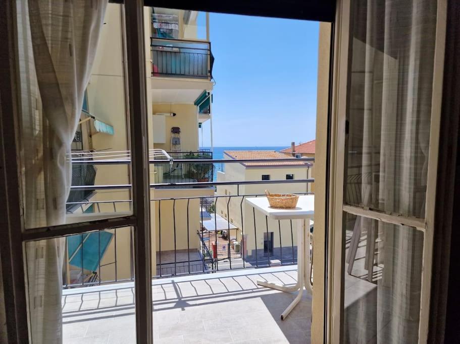 50 Metri Dal Mare - Free Parking E A/C Daire Pietra Ligure Dış mekan fotoğraf