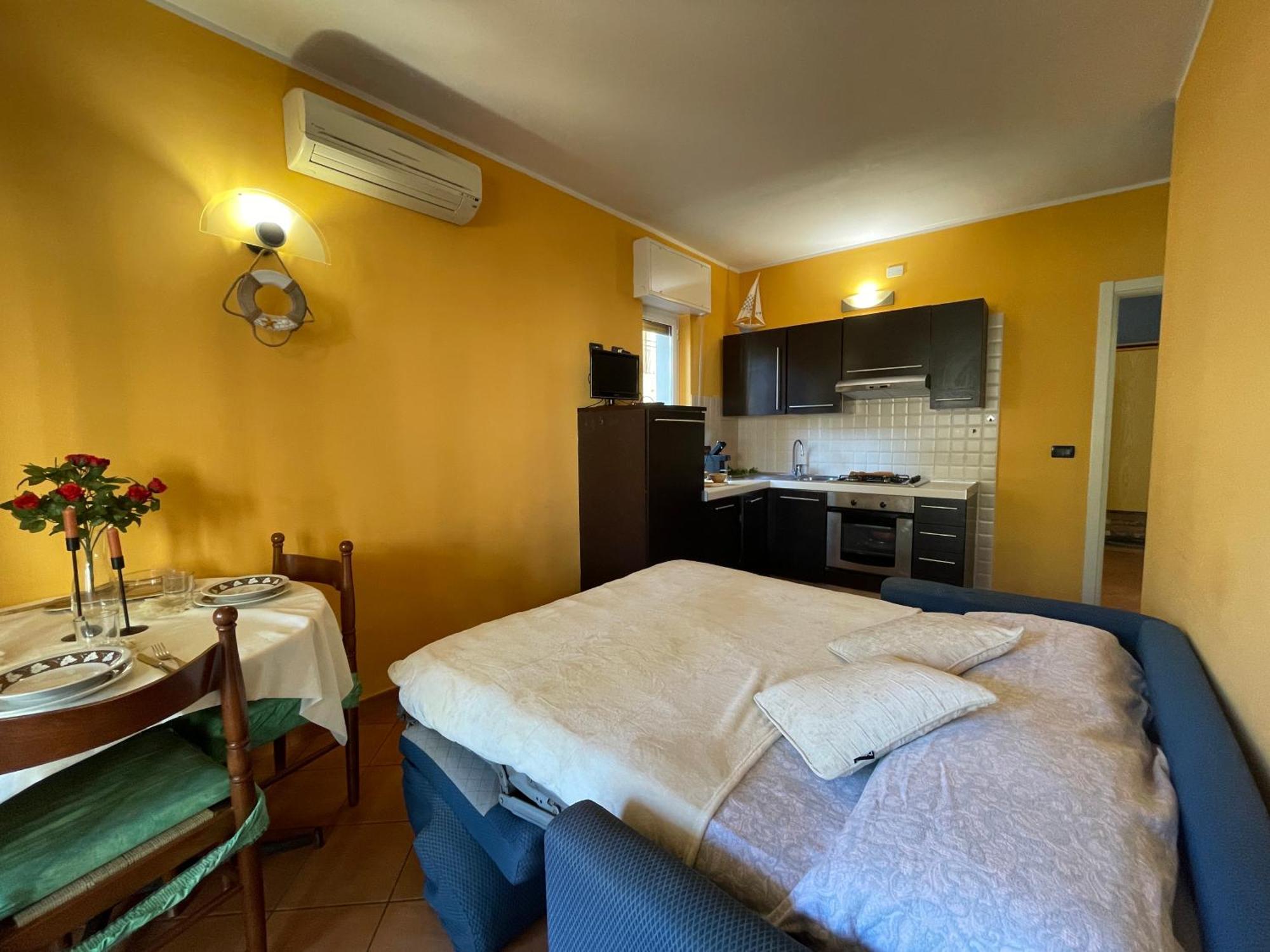 50 Metri Dal Mare - Free Parking E A/C Daire Pietra Ligure Dış mekan fotoğraf
