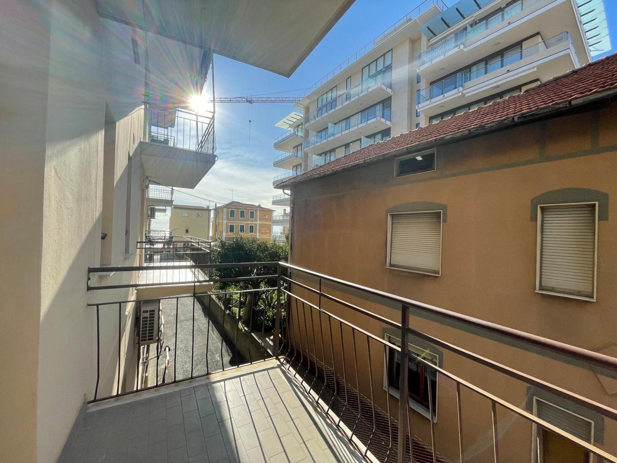 50 Metri Dal Mare - Free Parking E A/C Daire Pietra Ligure Oda fotoğraf